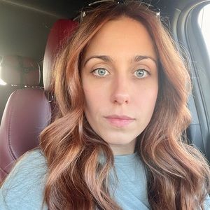 Meet your Posher, Christine